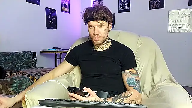 Huntall77 online show from February 14, 2026, 5:35 pm