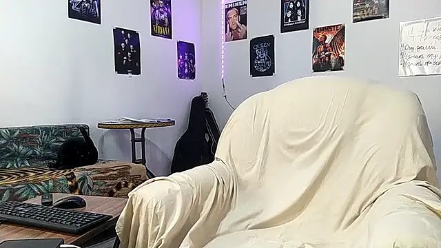 Huntall77 online show from January 7, 2026, 10:42 am