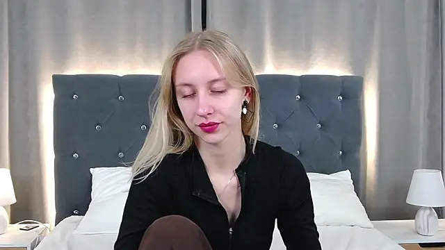 RachaelCute online show from May 30, 2026, 3:57 am