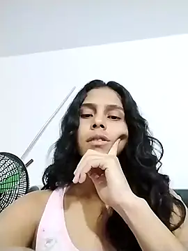 Snapshot of Sofia-luna1 chatting on November 28, 2025, 5:18 am Sofia-luna1 online show from November 28, 2025, 5:18 am