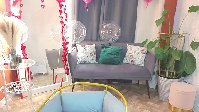 Snapshot of Annie_Way chatting on February 13, 2026, 12:16 pm Annie Way online show from February 13, 2026, 12:16 pm