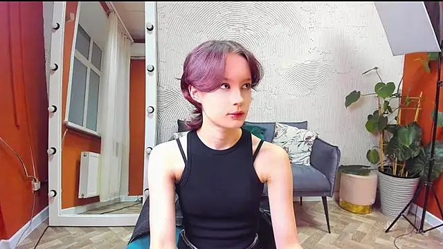 Snapshot of Annie_Way chatting on November 17, 2025, 12:31 pm Annie Way online show from November 17, 2025, 12:31 pm