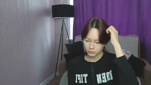 Snapshot of Annie_Way chatting on February 26, 2026, 4:45 am Annie Way online show from February 26, 2026, 4:45 am