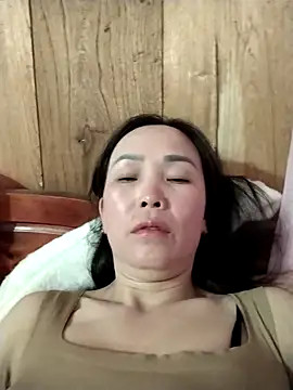 Feeling-hot online show from November 21, 2025, 7:40 am