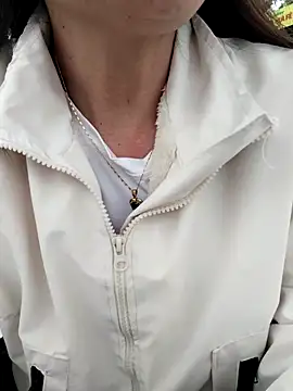 Feeling-hot online show from March 7, 2026, 9:37 am