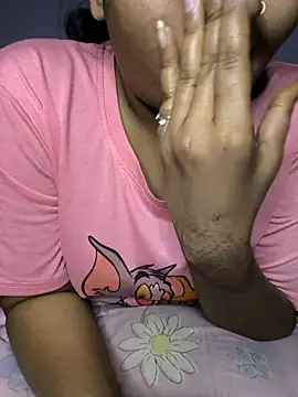 Snapshot of drakezone chatting on February 20, 2026, 3:47 pm drakezone online show from February 20, 2026, 3:47 pm