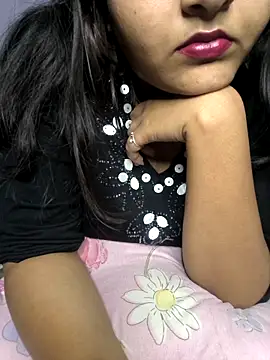 Snapshot of drakezone chatting on February 3, 2026, 4:12 pm drakezone online show from February 3, 2026, 4:12 pm