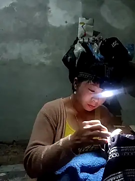 vangkt-cute online show from December 4, 2025, 6:51 pm