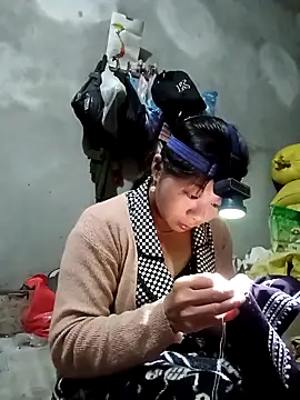 vangkt-cute online show from November 29, 2025, 7:03 pm