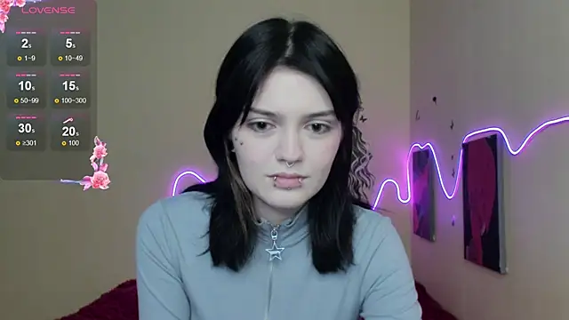 Snapshot of EmmaDarkk chatting on November 19, 2025, 8:25 am EmmaDarkk online show from November 19, 2025, 8:25 am