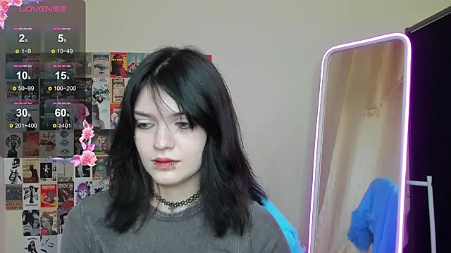 Snapshot of EmmaDarkk chatting on November 26, 2025, 9:20 am EmmaDarkk online show from November 26, 2025, 9:20 am