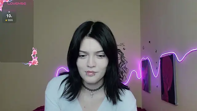 Snapshot of EmmaDarkk chatting on November 20, 2025, 8:48 am EmmaDarkk online show from November 20, 2025, 8:48 am