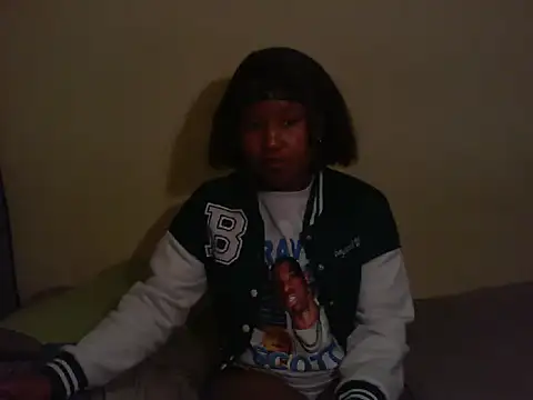 Snapshot of Diva-girl chatting on November 17, 2025, 7:23 am Diva-girl online show from November 17, 2025, 7:23 am