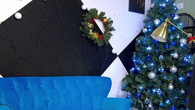 EvvaLovvia online show from December 2, 2025, 4:14 am