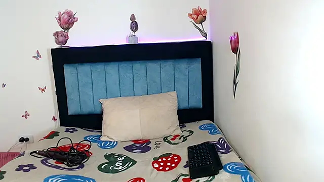 johanyxs online show from November 23, 2025, 9:52 am