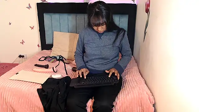 johanyxs online show from November 24, 2025, 1:00 pm