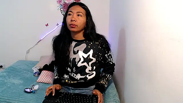 johanyxs online show from November 15, 2025, 11:14 am