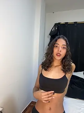 Snapshot of starsweet___ chatting on November 19, 2025, 1:22 pm starsweet online show from November 19, 2025, 1:22 pm