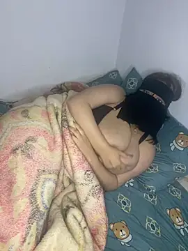 Snapshot of Warda-arabic chatting on November 22, 2025, 11:47 pm Warda-arabic online show from November 22, 2025, 11:47 pm