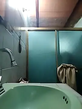 Snapshot of Womanizer24 chatting on November 10, 2025, 2:11 pm Womanizer24 online show from November 10, 2025, 2:11 pm