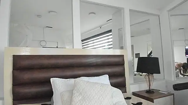 LaurenSpitz online show from February 11, 2026, 11:54 am