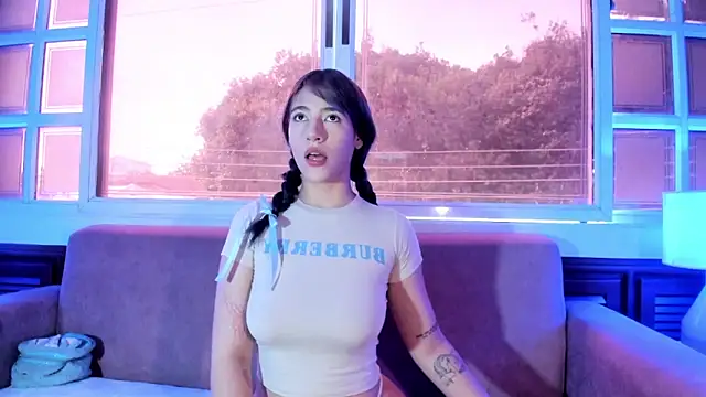 Snapshot of ReiAyanamy chatting on February 4, 2026, 7:53 pm ReiAyanamy online show from February 4, 2026, 7:53 pm