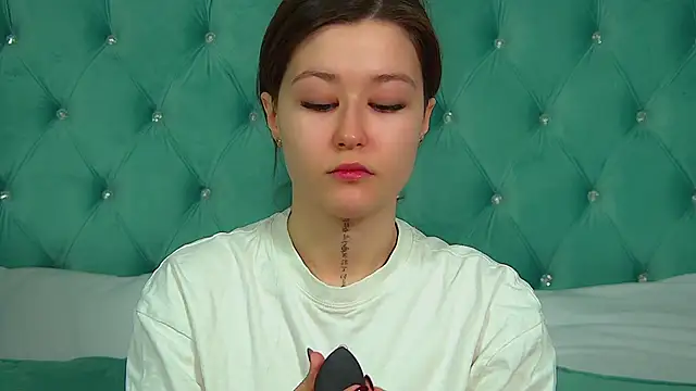 Snapshot of MiaJoys chatting on November 27, 2025, 6:14 am MiaJoys online show from November 27, 2025, 6:14 am