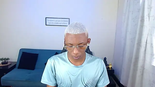 Miilo18 online show from January 14, 2026, 8:23 pm