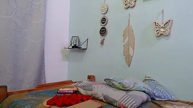 salomesmit666 online show from March 3, 2026, 7:32 pm