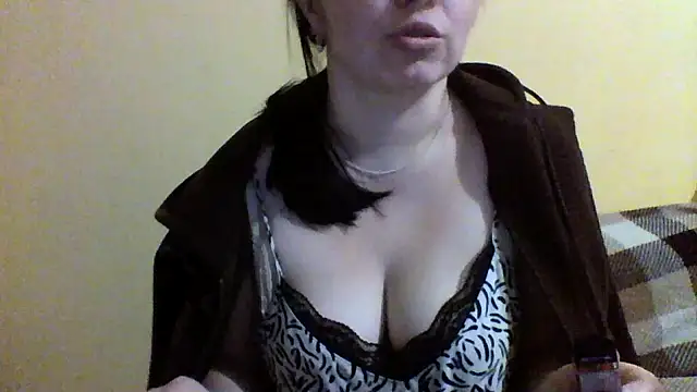 Snapshot of Vitalina282128 chatting on February 4, 2026, 11:00 pm Vitalina282128 online show from February 4, 2026, 11:00 pm