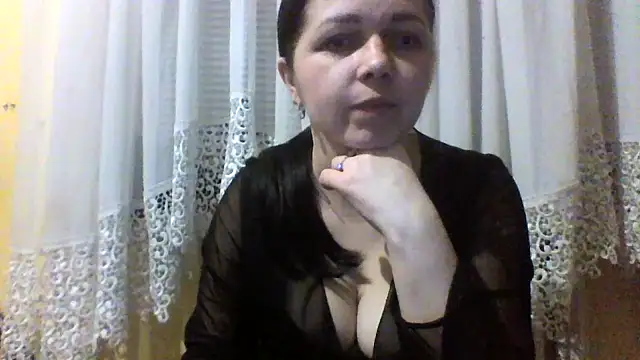 Snapshot of Vitalina282128 chatting on February 12, 2026, 12:32 am Vitalina282128 online show from February 12, 2026, 12:32 am