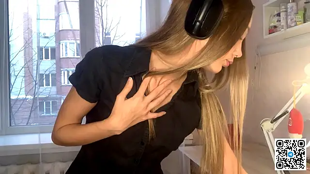 HoaPatton online show from November 16, 2025, 10:09 am