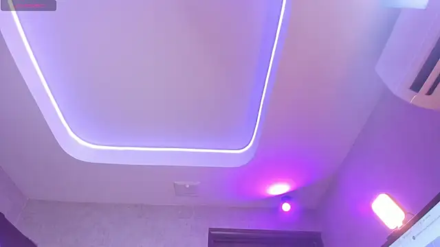 jesssie lee online show from November 24, 2025, 10:10 pm