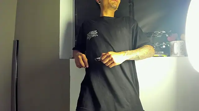 Snapshot of tank_steel chatting on November 21, 2025, 2:32 am tank steel online show from November 21, 2025, 2:32 am