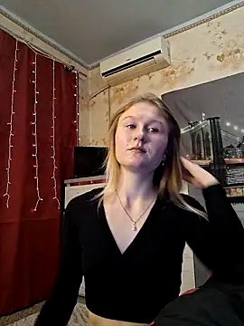 Snapshot of SofiLunaX chatting on November 28, 2025, 3:45 pm SofiLunaX online show from November 28, 2025, 3:45 pm