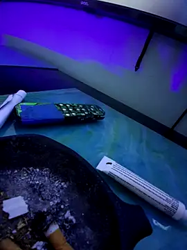 Br0kenKenDoll online show from November 18, 2025, 5:22 am