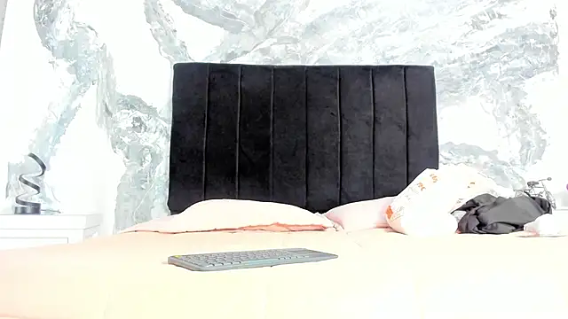 lilithDraven  online show from March 13, 2026, 4:39 am