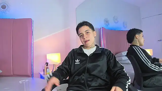 noah wells online show from November 13, 2025, 7:51 pm