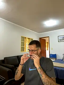 Snapshot of Lucasjandre chatting on December 5, 2025, 12:48 pm Lucasjandre online show from December 5, 2025, 12:48 pm