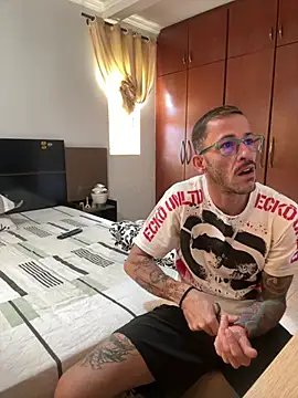 Lucasjandre online show from February 17, 2026, 12:24 pm