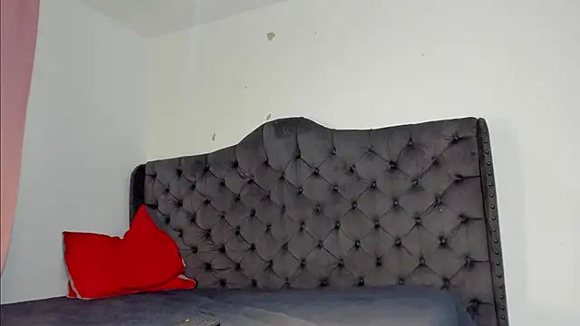 Snapshot of 3guy3 chatting on November 11, 2025, 7:19 pm 3guy3 online show from November 11, 2025, 7:19 pm