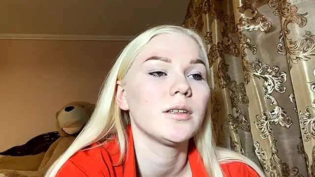 Snapshot of LynellMahe chatting on November 24, 2025, 12:05 pm LynellMahe online show from November 24, 2025, 12:05 pm