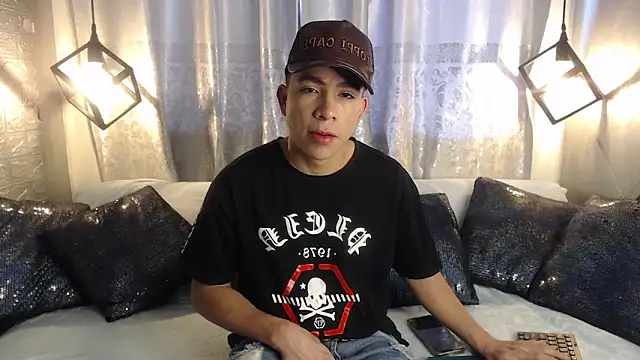 Aaron foxx1 online show from November 22, 2025, 12:04 pm