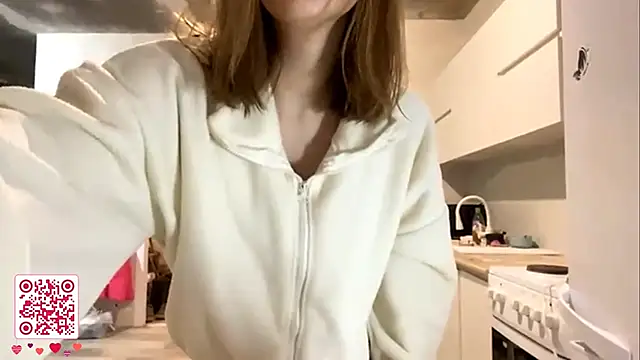 Snapshot of GeralynChiszar chatting on November 27, 2025, 8:20 pm GeralynChiszar online show from November 27, 2025, 8:20 pm