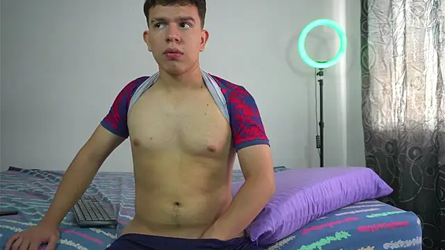 Snapshot of Max_ethan5 chatting on November 23, 2025, 2:49 pm Max ethan5 online show from November 23, 2025, 2:49 pm