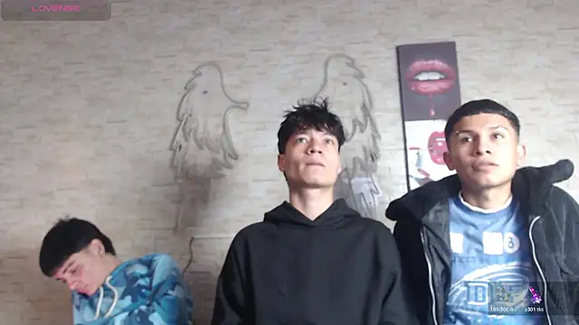 axel milo kairo and noa online show from December 1, 2025, 8:32 pm