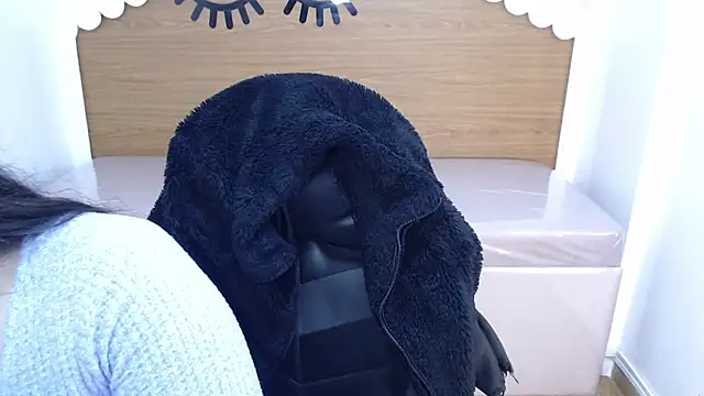 Snapshot of sarah_rouse_t_ chatting on December 3, 2025, 1:10 pm sarah rouse t online show from December 3, 2025, 1:10 pm