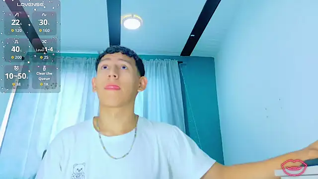 FelipeGonzalezz online show from December 15, 2025, 12:55 pm