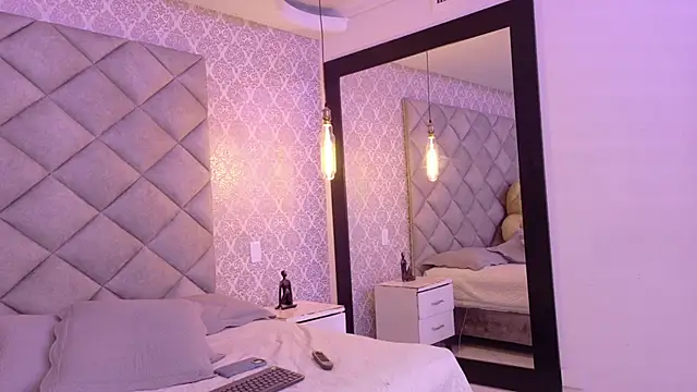 Snapshot of Ciara_Lawrence chatting on November 17, 2025, 8:02 pm Ciara Lawrence online show from November 17, 2025, 8:02 pm