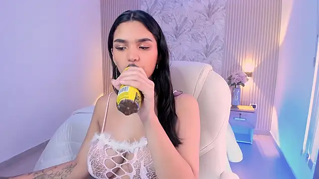 Snapshot of Kim_stonee chatting on November 26, 2025, 7:25 pm Kim stonee online show from November 26, 2025, 7:25 pm